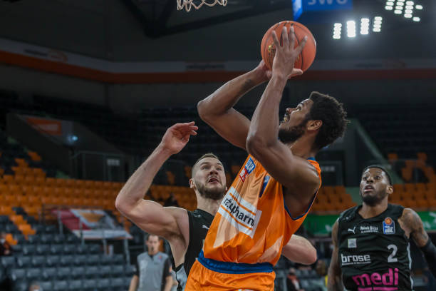 火箭总能更 火箭总能更