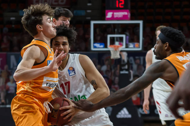 崭露头角 崭露头角